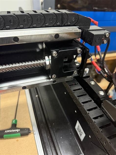 X axis binding on outline .